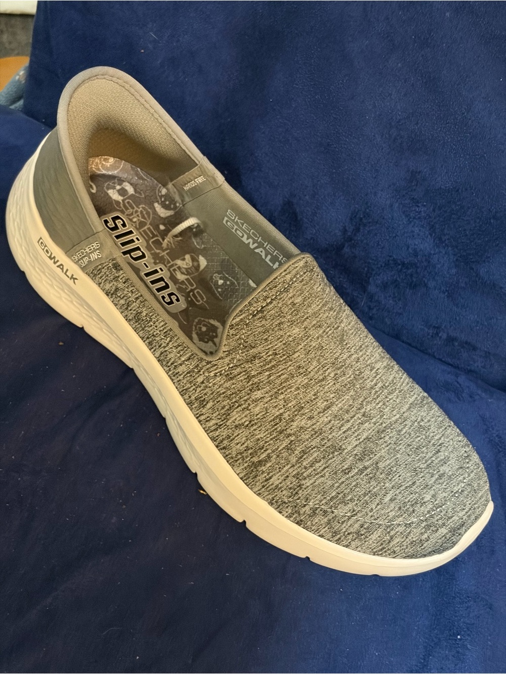 *SINGLE RIGHT SHOE** Skechers GOwalk Slip-On Womens Grey Knit Slip-Ons size 9